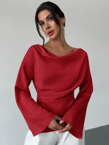 Firerie Áo sơ mi nữ cổ thuyền tay loe cạp chun màu mơ, phong cách tối giản thanh lịch, chất liệu satin cổ bẻ bất đối xứng, tay chuông, trang phục công sở sang trọng - Màu Đỏ Sâu - Xem 4