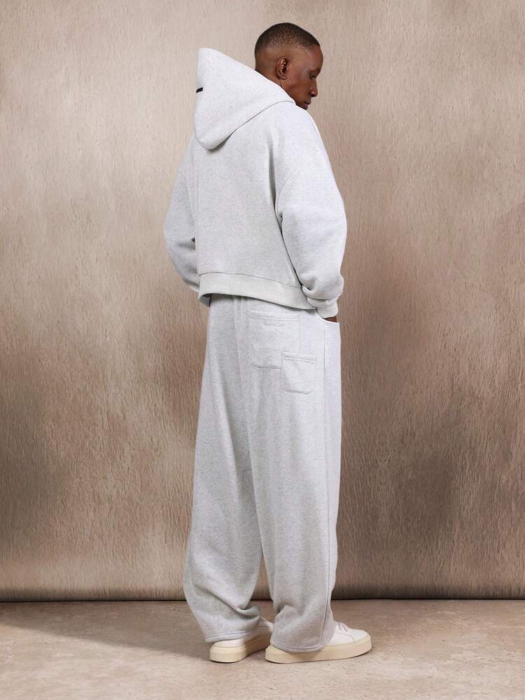 Niezbędny zestaw bluzy z kapturem i szerokimi nogawkami typu joggers