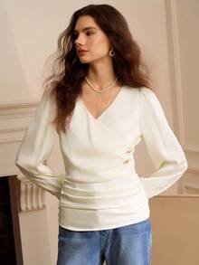 SHEIN Clasi Blusa Elegante e Romântica de Cor Sólida com Desenho Plissado na Cintura e Botão Decorativo, Adequada para Uso Diário, Encontros, Festas, Chá da Tarde, Volta às Aulas, Ação de Graças, Halloween, Natal e Ano Novo - Bege - Visão 4
