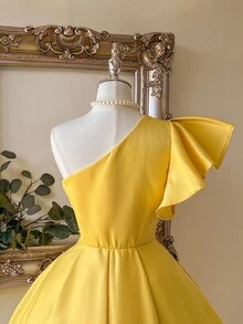 Lovelzi 优雅奢华不对称领口迷你盖袖褶饰缎面连衣裙，适合婚礼、派对、度假、新娘礼物、新娘