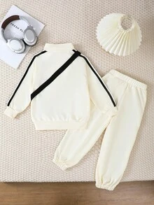 Genkimix Kids 2 件幼儿秋冬套装，儿童上衣采用半拉链和袋装设计，裤子采用卷边下摆和撞色饰边，简洁可爱，适合街头、学校、户外