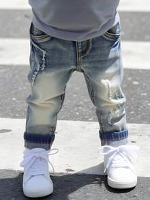 SHEIN Playful Pals 男童休闲日常都市街头松紧腰简约舒适破洞复古休闲牛仔裤