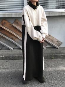 FRIFUL 女式宽松拼色仿羊毛Polo领长款连衣裙 - 黑與白 - 查看 5