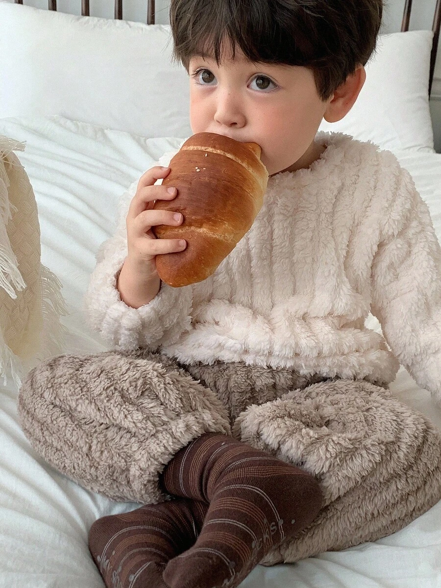 DAZY Conjunto de pijama de top de manga larga de cuello redondo y pantalones de color liso de felpa para bebé niño y niño pequeño - Albaricoque - Ver 1