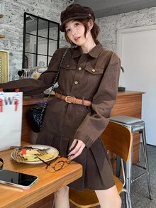 DAZY Gaun Denim Lipit Saku Warna Polos Kasual Wanita, Cocok untuk Sekolah Musim Gugur - Coklat - View 3