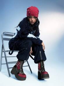 Sugerpunk 女式朋克风格派对红色网眼厚底踝靴，哥特式十字架金属链尖头侧拉链粗跟靴 - 紅色 - 查看 1