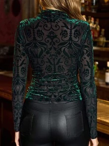 SHEIN Clasi Camiseta de mujer de terciopelo verde con efecto quemado, elegante y de alta gama, que afina la cintura, adecuada para uso diario y múltiples ocasiones, otoño - Verde - Ver 2