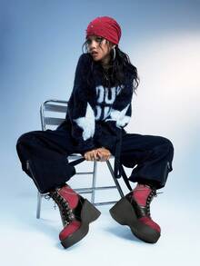 Sugerpunk 女式朋克风格派对红色网眼厚底踝靴，哥特式十字架金属链尖头侧拉链粗跟靴 - 紅色 - 查看 3