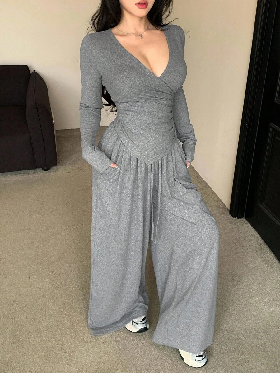 DAZY 女士休闲纯色V领T恤和阔腿裤两件套,秋季女士家居服套装 - 灰色 - 查看 1