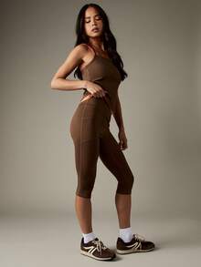 MISSGUIDED Quần legging Capri cạp cao có túi bên hông dành cho nữ, quần tập yoga thể thao - Màu nâu Sô-cô-la - Xem 1