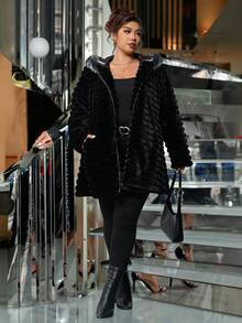 SHEIN Clasi Große Größen einfarbige Kapuzenjacke mit Kunstpelz, modisch für Herbst/Winter - Schwarz - Übersicht 4