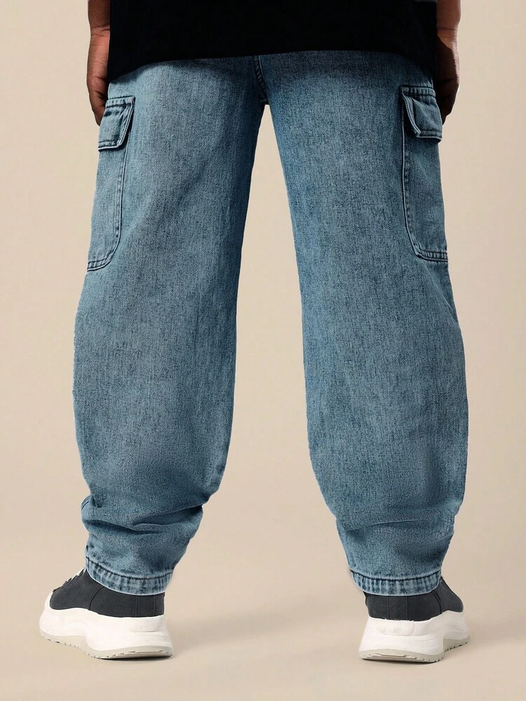Straight Fit Cargo Jeans With Utility Pockets