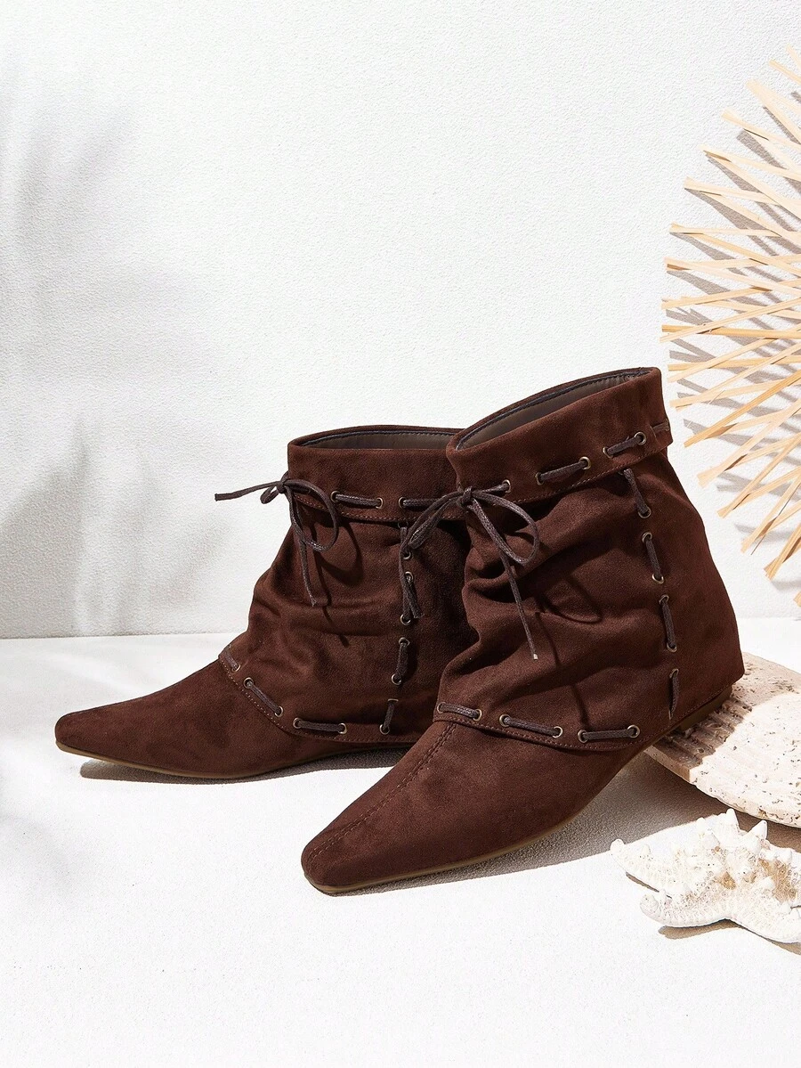 Styleloop Giày bốt nữ cổ điển kiểu Pháp mũi nhọn có khóa cài, đế cao, phù hợp cho Halloween, Giáng sinh, trang phục mùa thu, phong cách cao bồi, trang phục cơ bản. - Cà phê nâu - Xem 1