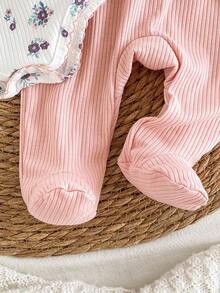 新生儿三件套服装，面料柔软舒适，紫色碎花长袖连体衣，撞色滚边，搭配纯色高腰裤和可爱帽子，秋冬家居服套装 - 彩色 - 查看 3