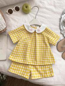 SHEIN Vintaside Kids 2件套女婴新生儿春夏优雅公主风彼得潘领荷叶边上衣+短裤套装 - 黃色 - 查看 4