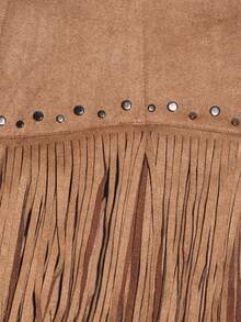 Nöista 棕色麂皮流苏半身裙，饰有铆钉细节，呈现出西部风情和柔和的波西米亚风格，可搭配现代冬季服装、休闲季节装扮、圣诞聚会或轻松的新年造型。 - 棕色 - 查看 6