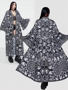 SHEIN Whyspr 加大码时尚深色哥特式骷髅和蝙蝠印花喇叭袖长衬衫 - 黑色 - 查看 1