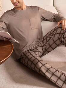 Manfinity Underwear&Sleepwear Basics بدلة نوم للرجال كبار الحجم من قطعتين، ملابس علوية لون سادة وبنطلون مربعات