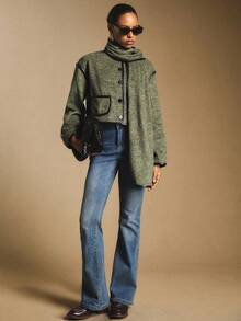 Poéselle Cappotto con profili a contrasto verde oliva con sciarpa, stile "old money", essenziale per il capsule wardrobe, idee autunnali, moda dark academia, cappotto chic preppy, cappotto corto da donna con bordi a contrasto, autunno/inverno - Verde militare - Visualizzare 1