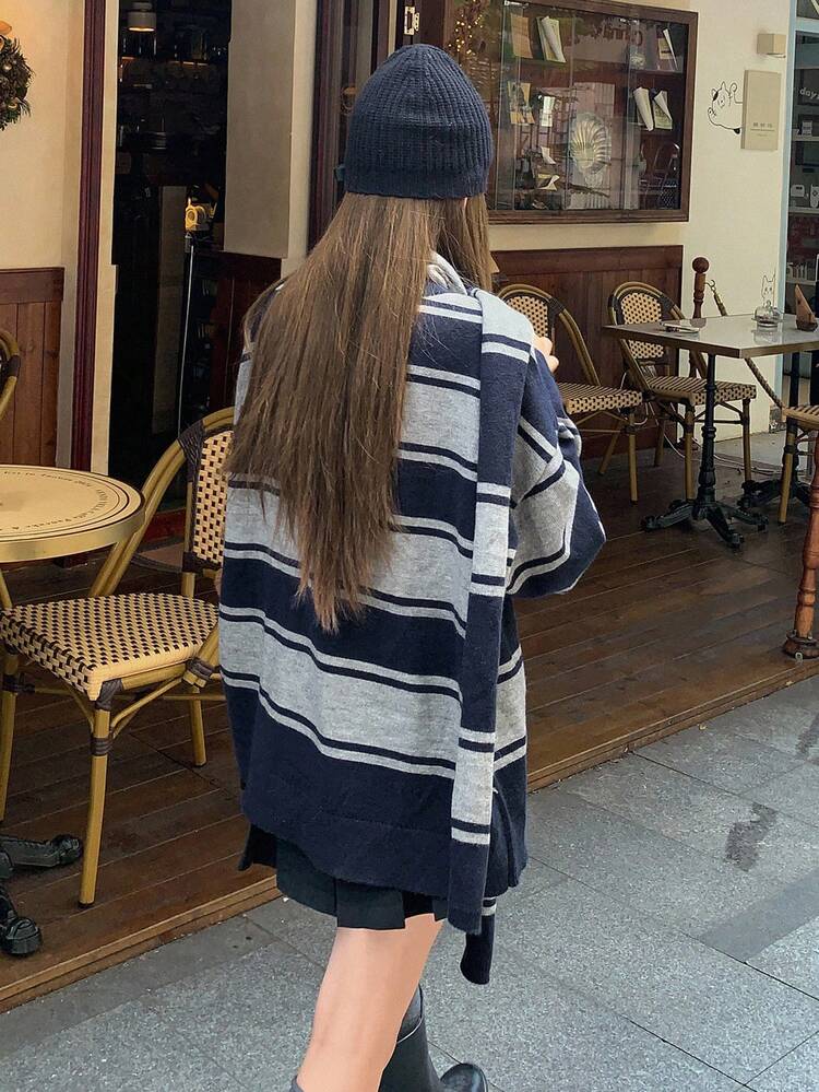 Contrast Stripe Metal Logo Loose V-Neck Long Sleeve Scarf Thick Casual Street Style Knit Sweater For Women, Autumn/Winter
