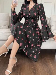 DAZY 女士印花V领单排扣荷叶边喇叭袖连衣裙波西米亚风度假装 - 黑色 - 查看 1