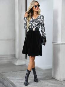 EMERY ROSE Women's Geometric Print V-Neck Long Sleeve Elegant Short Dress - Black and White - View 6