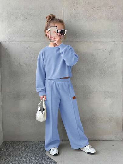 SHEIN 2 件套年轻女孩休闲宽松插肩袖补丁运动衫和褶裤套装，适合居家、户外、学校，灰色