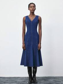 Maija Women's Dark Blue Denim Dress, Comfortable Stretch Denim V-Neck Dress, Layerable And Elegant Fishtail Hem For Autumn Wear - Medium Wash - View 5