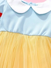 SHEIN Vestido azul para bebé niña con estampado de corazón lindo en las mangas, cuello de Peter Pan blanco, dobladillo de malla amarilla esponjosa, para uso diario