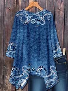 EMERY ROSE Plus Size Women Casual Asymmetrical Hem Round Neck Loose 3/4 Sleeve T-Shirt With Textured Cashew Flower Print - Blue - View 2