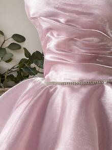 Lovelzi 优雅浪漫粉色缎面闪亮不对称褶饰水钻装饰束腰三层荷叶边下摆派对舞会礼服 - 淺粉色 - 查看 6