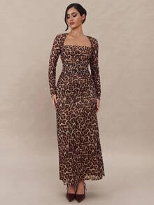 Modelyn فستان نسائي طويل الأكمام بياقة البجع مطبوع بنمط النمر مع كشكشة - متعدد الألوان - مشاهدة 8