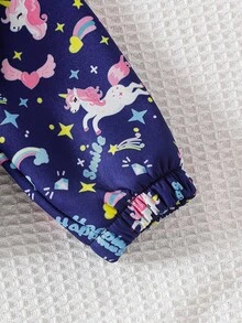 小女孩连帽拉链夹克，可爱俏皮的独角兽设计，保暖内衬，适合度假