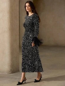 Aveloria Rosie Luxury Sequin Patchwork Faux Fur Cuff Dress, Chic Round Neck Slim Fit Sparkling Sequin Dress With Elegant Vibe - Black - View 5