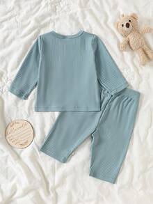 SHEIN 新生男婴基本款服装，纹理面料熊印花上衣，带口袋设计，休闲服装套装 - 藍色 - 查看 3