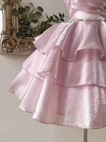 Lovelzi 优雅浪漫粉色缎面闪亮不对称褶饰水钻装饰束腰三层荷叶边下摆派对舞会礼服 - 淺粉色 - 查看 5