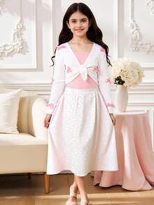 SHEIN Tween-Mädchen 3-teiliges Freizeit-Outfit-Set, bestehend aus einem Unterhemd mit Schmetterlings-Akzent, einem Midirock mit Blümchenmuster und einer weißen Jacke mit Schleifendekor, elegant und bequem, geeignet für Frühling/Sommer, passend für Mutter und Tochter