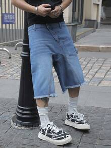 Manfinity EMRG 男士宽松休闲磨边五英寸牛仔短裤 - 藍色 - 查看 3