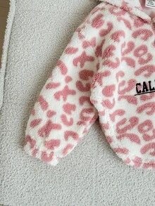 SHEIN 2 pièces Tenue mignonne d'automne/hiver pour bébé fille, Sweat-shirt à capuche doublé thermique rose léopard avec imprimé lettres et ensemble de leggings tricotés. Sweat-shirt à capuche léopard pour bébé, tenue léopard pour bébé, tenue léopard rose pour bébé, vêtements bébé fille imprimé léopard - Rose bonbon - Voir 4