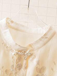 GlowEve CURVE 1 件大码刺绣前纽扣立领长袖优雅衬衫 - 杏色 - 查看 4