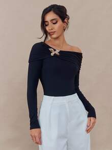 Modelyn Camiseta feminina de manga comprida com estampa de borboleta de metal e ombro de fora