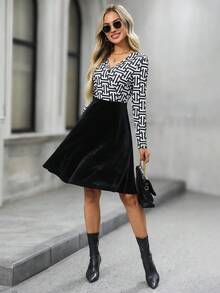 EMERY ROSE Women's Geometric Print V-Neck Long Sleeve Elegant Short Dress - Black and White - View 5