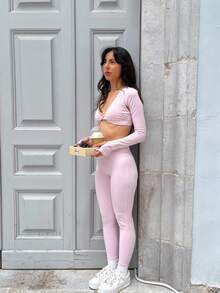 Aralina 休闲服罗纹面料细节长袖扭纹前上衣，配有拇指细节 - 粉色 - 查看 11