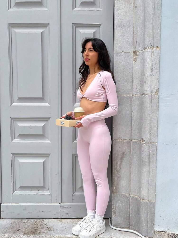 Aralina 休闲服罗纹面料细节长袖扭纹前上衣，配有拇指细节 - 粉色 - 查看 11