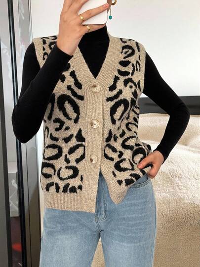 SHEIN Tall Chaleco de punto con estampado de leopardo de cuello en V de una sola hilera para mujer, otoño/invierno, para mujer, chaleco de punto de invierno, blusas para salir, estampado de leopardo, marrón, casual y sencillo. Para salir, estar en casa, casual, elegante, ir al trabajo, versátil, actualización de alta calidad, personalizado, adecuado para fiestas, ir al trabajo, atender a clientes y muchas otras escenas, estilo de dinero viejo, sensación de jefe, estilo de esposa de gánster, blusa con estampado de leopardo, blusa con estampado de guepardo