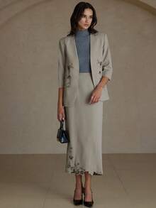 Aveloria Rosie Zarter floraler Stickerei Ausschnitt Strickjacke kombiniert mit minimalistischem besticktem Maxirock 2-teiliges Set für Frauen - Grau - Übersicht 8