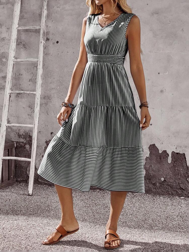 EMERY ROSE Vestido casual de media longitud con cintura ceñida y sin mangas a rayas para mujer, de verano - Blanco y Negro - Añade 4