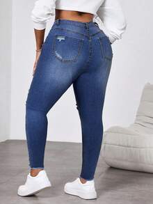 SHEIN ICON Jeans de talle alto, ajustados y desgastados de talla grande para mujer