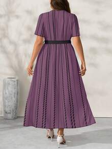 Lacomfia 大码复古条纹紫色V领束腰喇叭下摆女式夏季连衣裙 - 彩色 - 查看 2