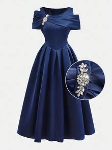 SHEIN Pitira 少女派对装少女海军蓝缎子，精致的金属装饰水钻纽扣，单肩褶皱设计开衩 A 字裙，优雅正式婚纱，花童裙 - 藏蓝色 - 查看 2